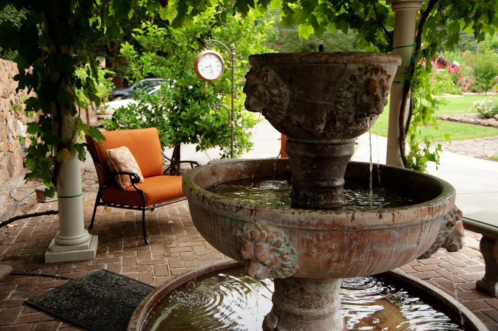 Spanish Villa Inn St. Helena Exteriér fotografie